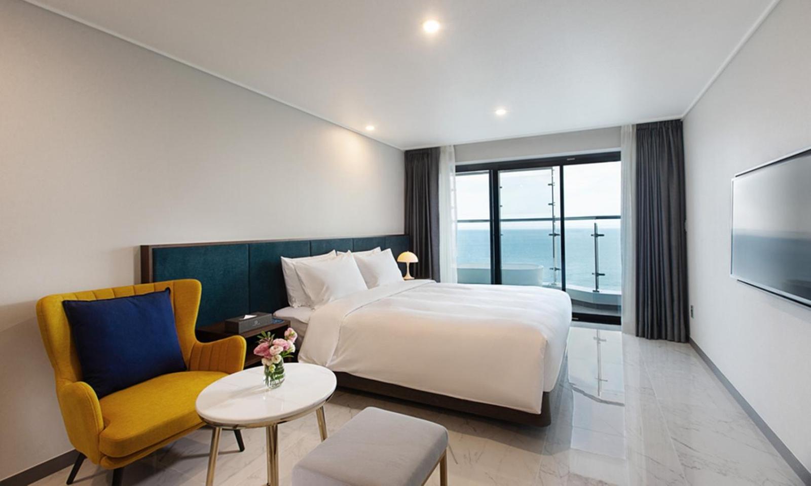 Busan Yeongmu Parade Hotel Haeundae Beach Exteriör bild