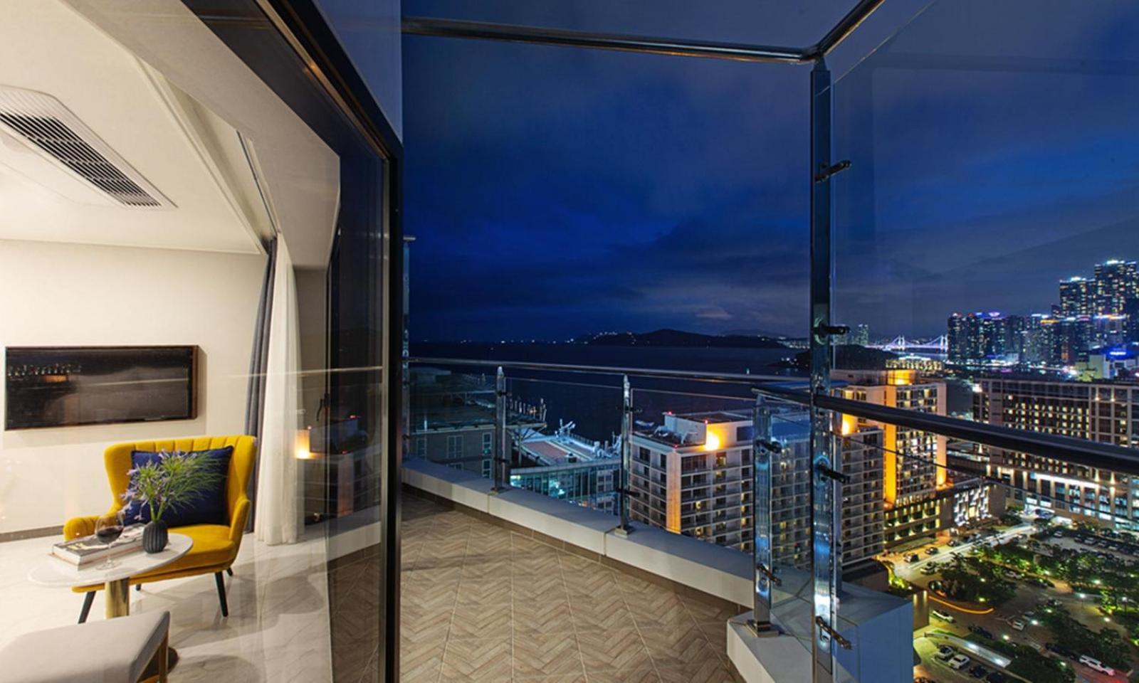 Busan Yeongmu Parade Hotel Haeundae Beach Exteriör bild